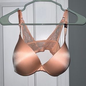 NWT VICTORIA’S SECRET 36D front fasten push-up bra